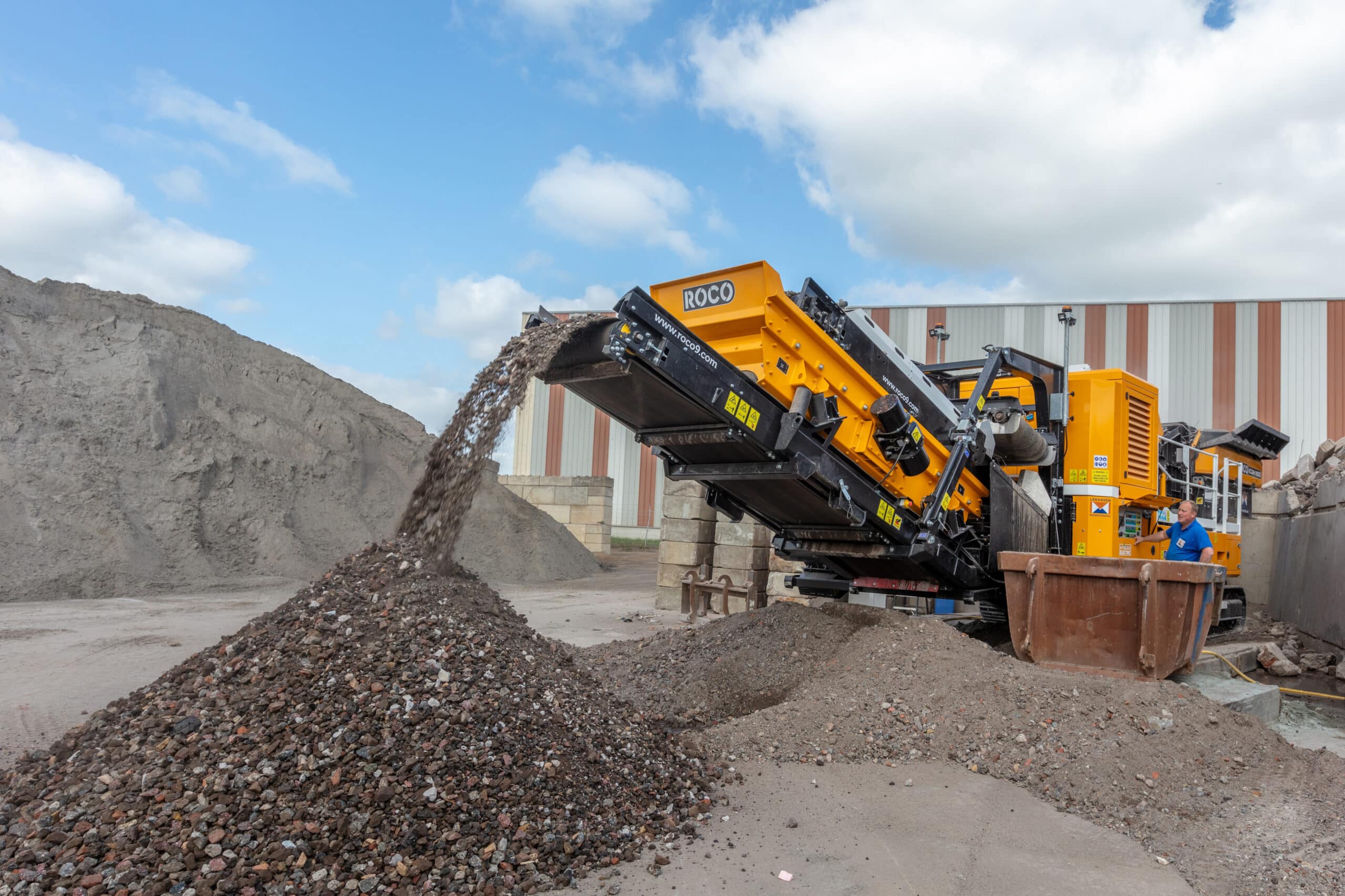 Prototype de concasseur compact, avec post-crible intégré et rendement supérieur 4
