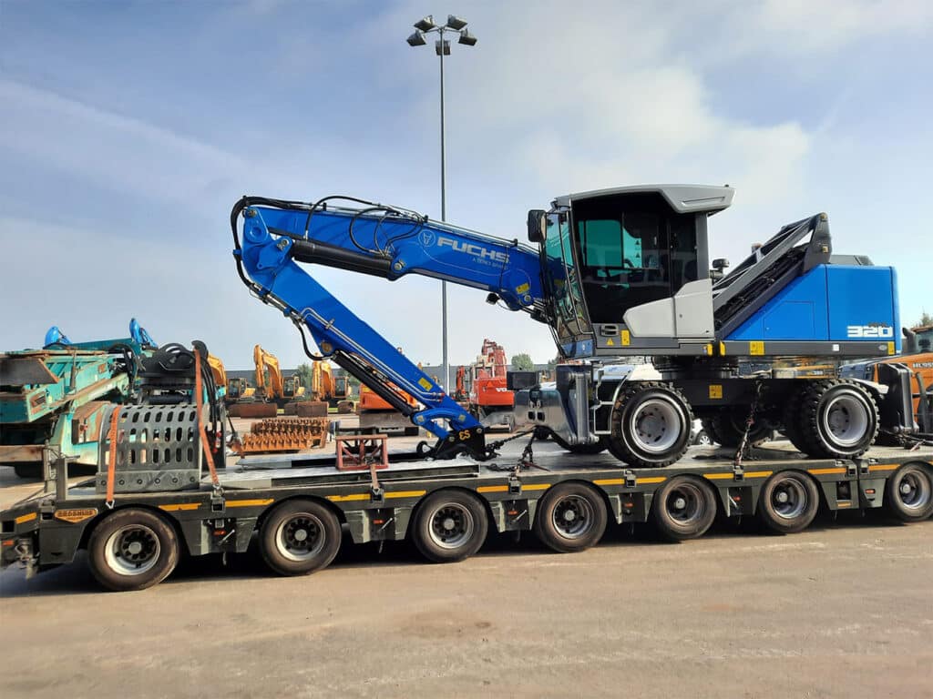 Nieuwe Fuchs MHL320F geleverd G. Brink Oud ijzer en metalen.