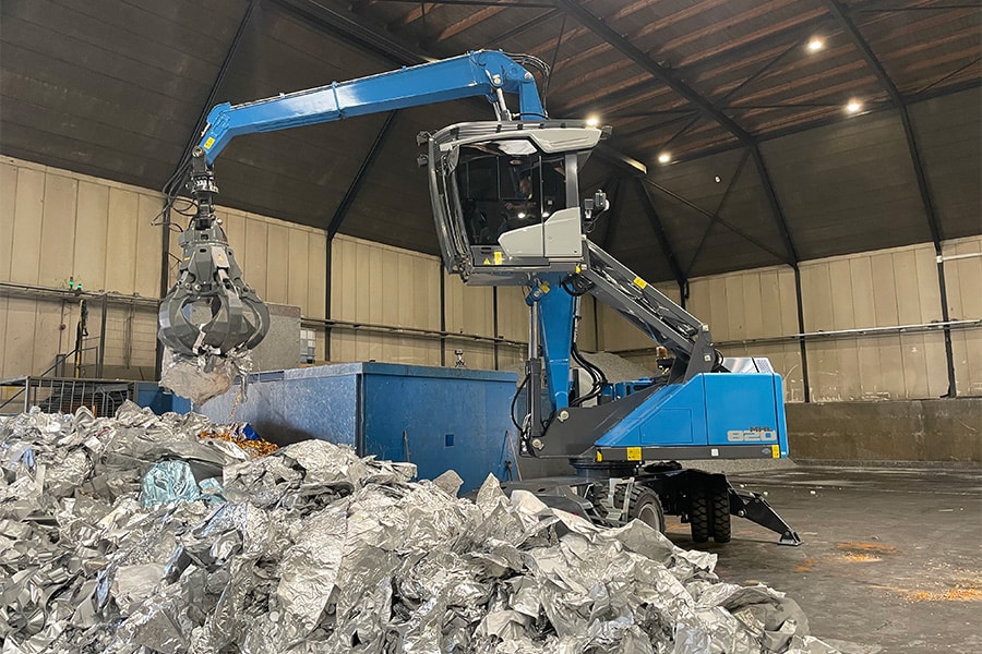 Duurzame elektrische Fuchs MHL820F geleverd aan ROBA Metals