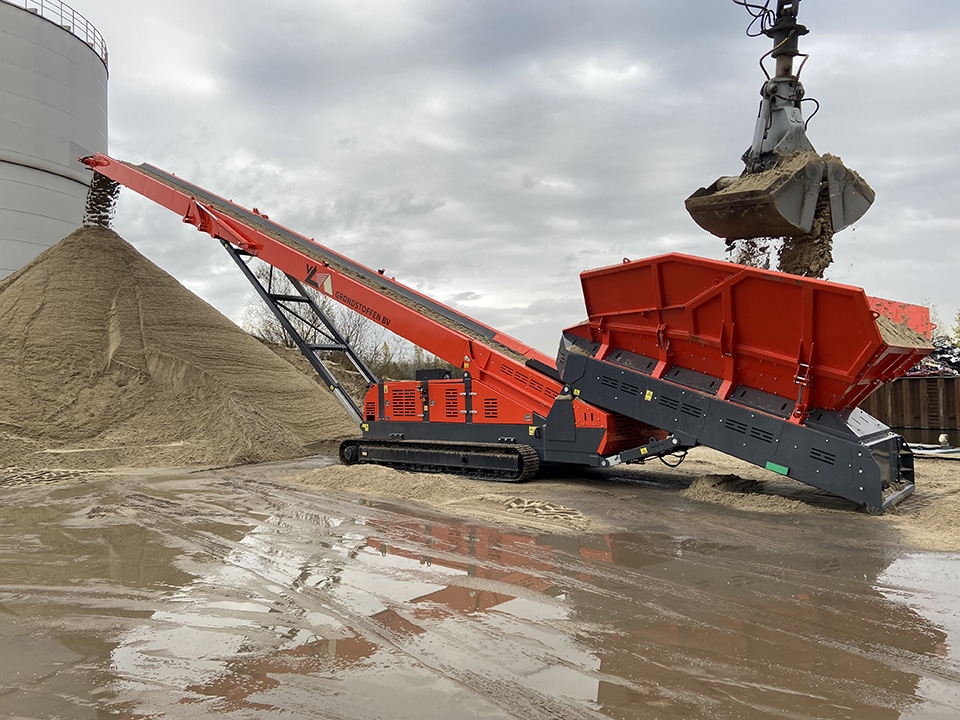 Hybride Telestack LF520 voor Van Lijssel Grondstoffen in ’s-Hertogenbosch