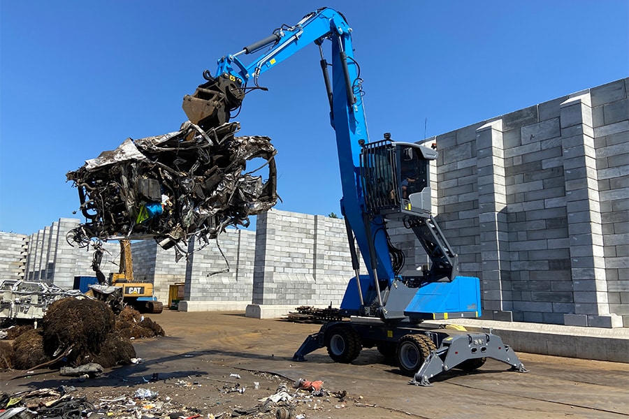 Nieuwe Fuchs MHL340F voor A.V.I/Gebr. Gerrits in Den Bosch