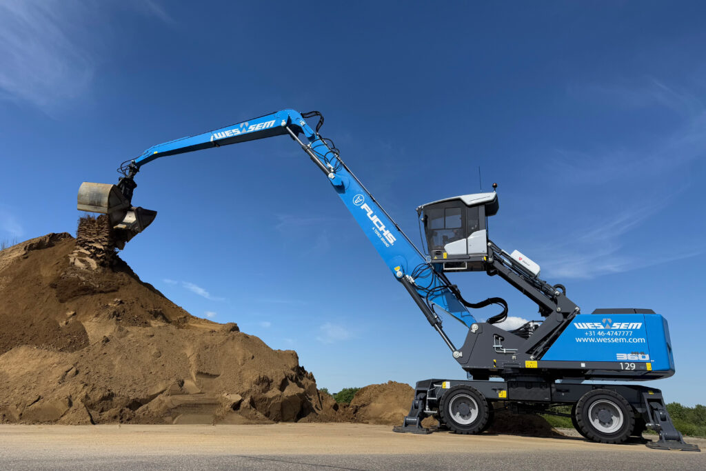 Nieuwe Fuchs MHL360F voor Wessem Port Services 