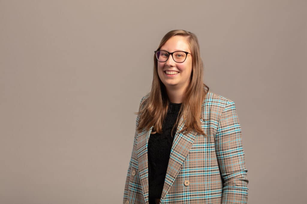 Young professional en vrouw in de bouwsector