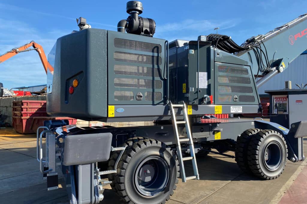 Nieuwe Fuchs MHL350F special voor DO-Metals 3