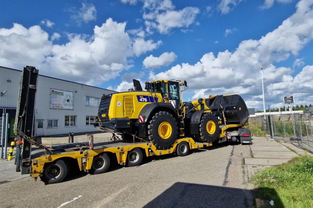 Nieuwe duurzaam duo Komatsu machines voor Dura Vermeer reststoffen 1