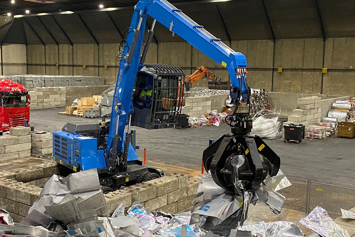 Tweede duurzame elektrische Fuchs MHL820F geleverd aan ROBA Metals 5