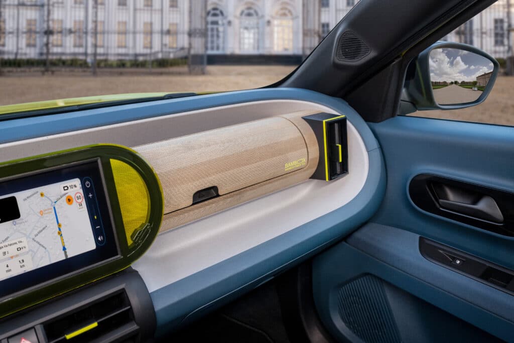 Eerste auto ter wereld met gerecycled materiaal uit drankkartons 1