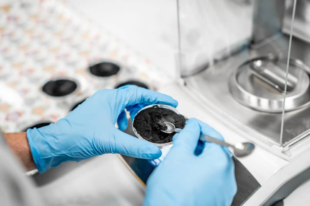 Meten PFAS-niveau geadsorbeerd op actieve kool 1