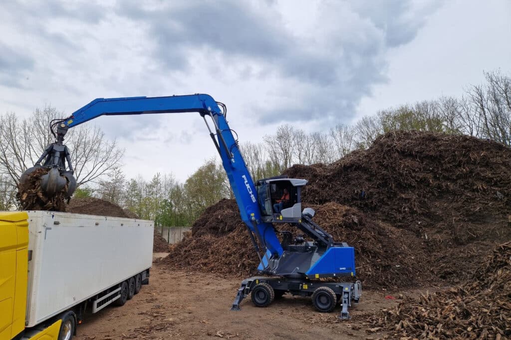 Kemp Schalkwijk neemt nieuwe Fuchs MHL340G in bedrijf 1