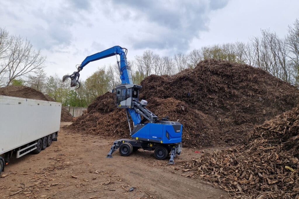 Kemp Schalkwijk neemt nieuwe Fuchs MHL340G in bedrijf 2