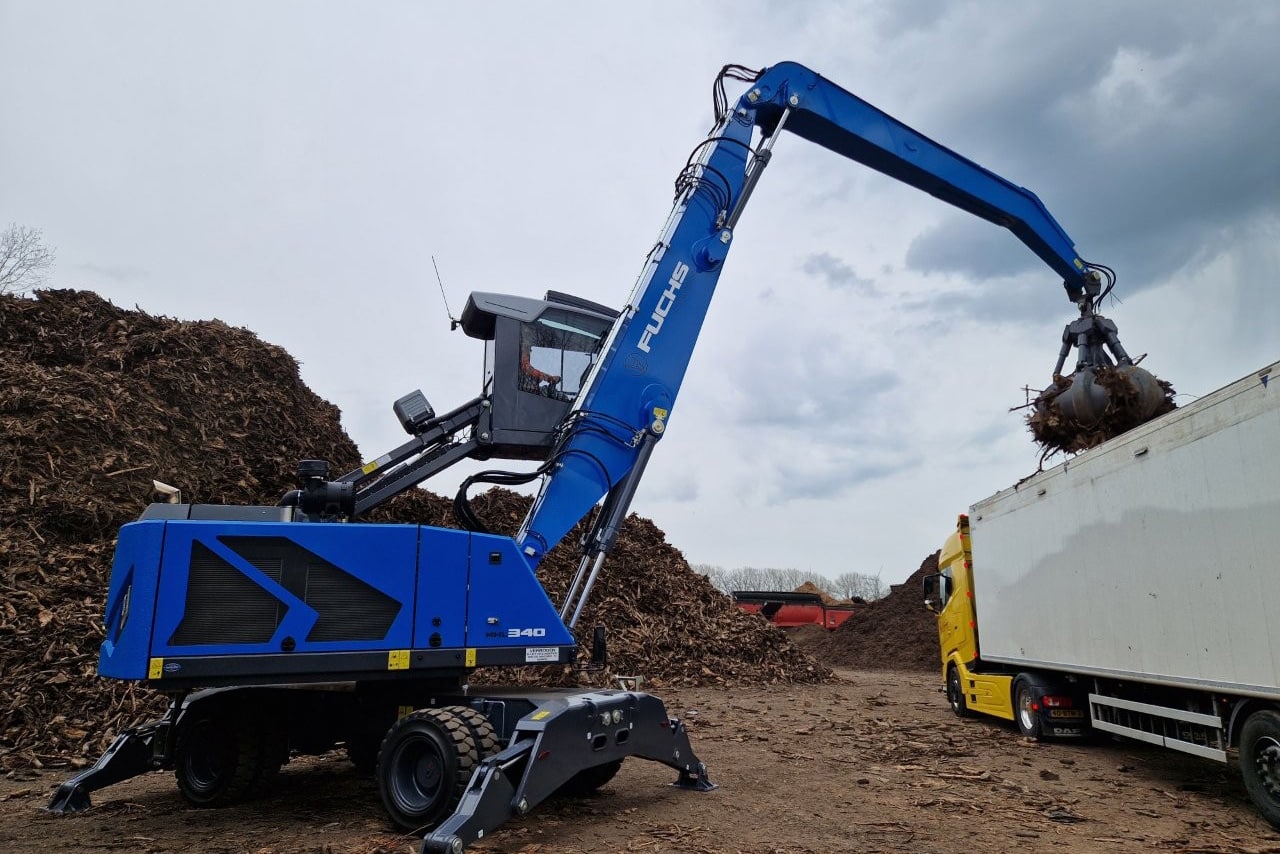 Kemp Schalkwijk neemt nieuwe Fuchs MHL340G in bedrijf 7