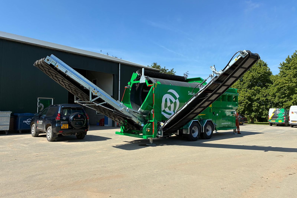 Van der Spek Vianen levert nieuwe Siebotec 5000 trommelzeef aan Kütschruiter Groessen 2