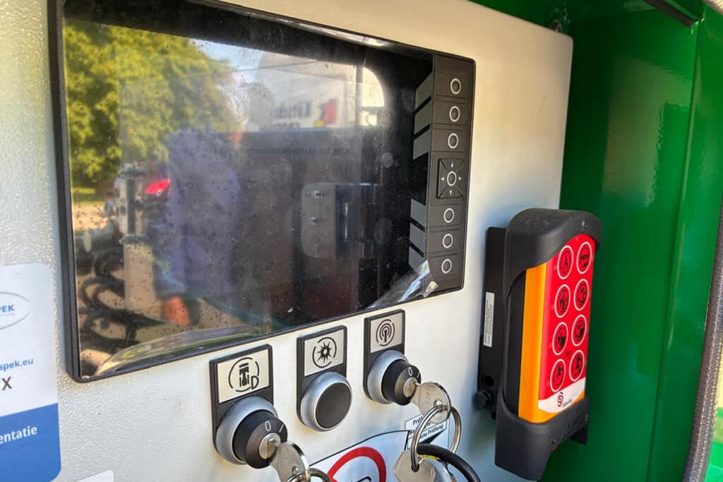 Van der Spek Vianen levert nieuwe Siebotec 5000 trommelzeef aan Kütschruiter Groessen 2