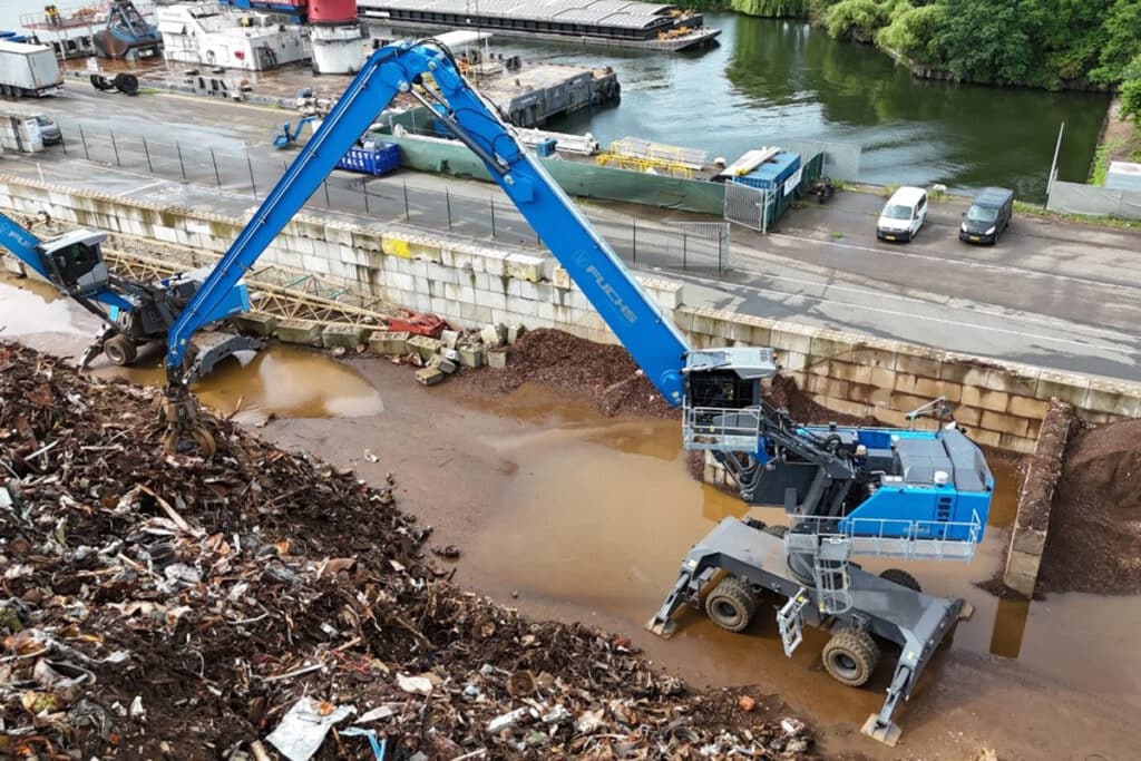 Nieuwe Fuchs MHL390F in gebruik bij ASCOR in Amsterdam 1