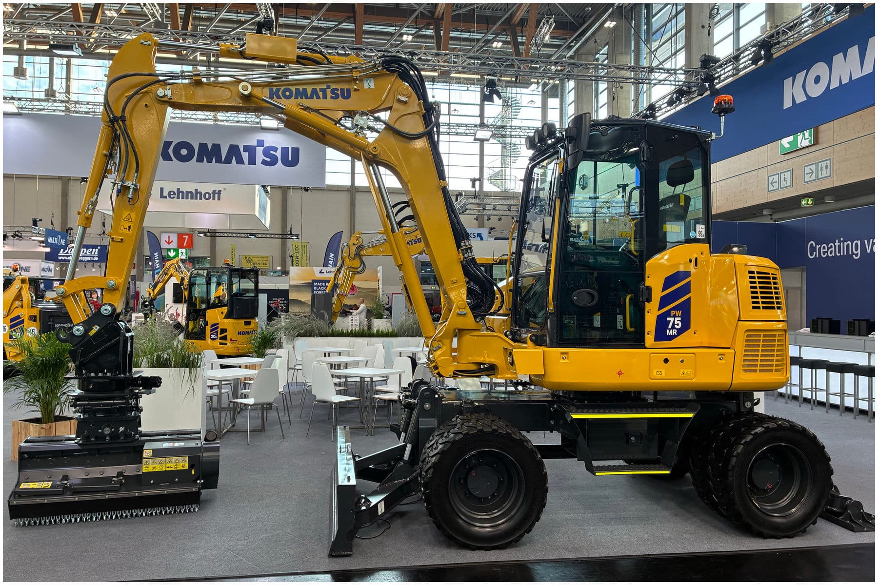 Nieuwe Komatsu PW75MR-5: compact, krachtig en uiterst wendbaar! 1