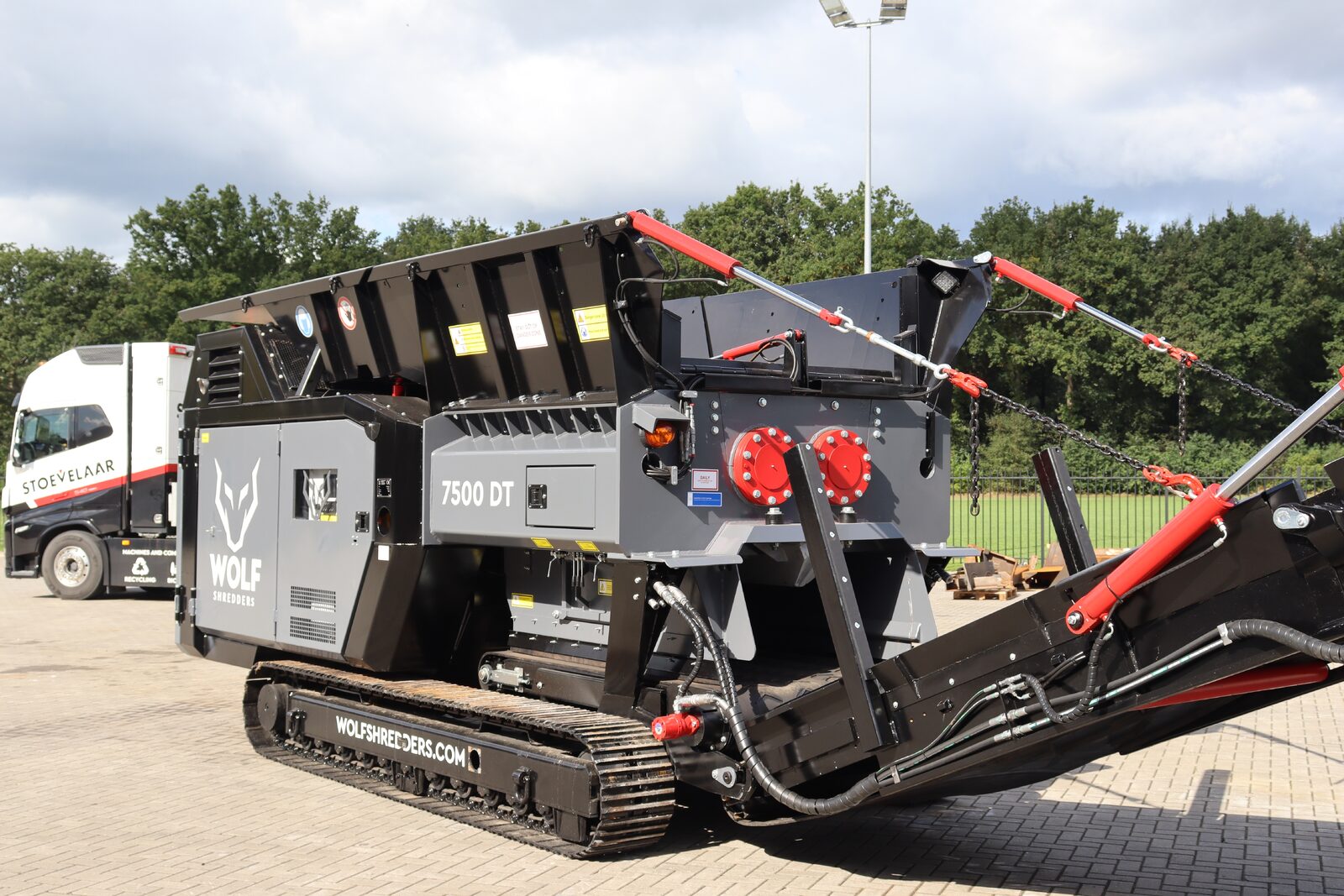 Nieuwe voorbreker versterkt machineaanbod voor schrootrecycling 5